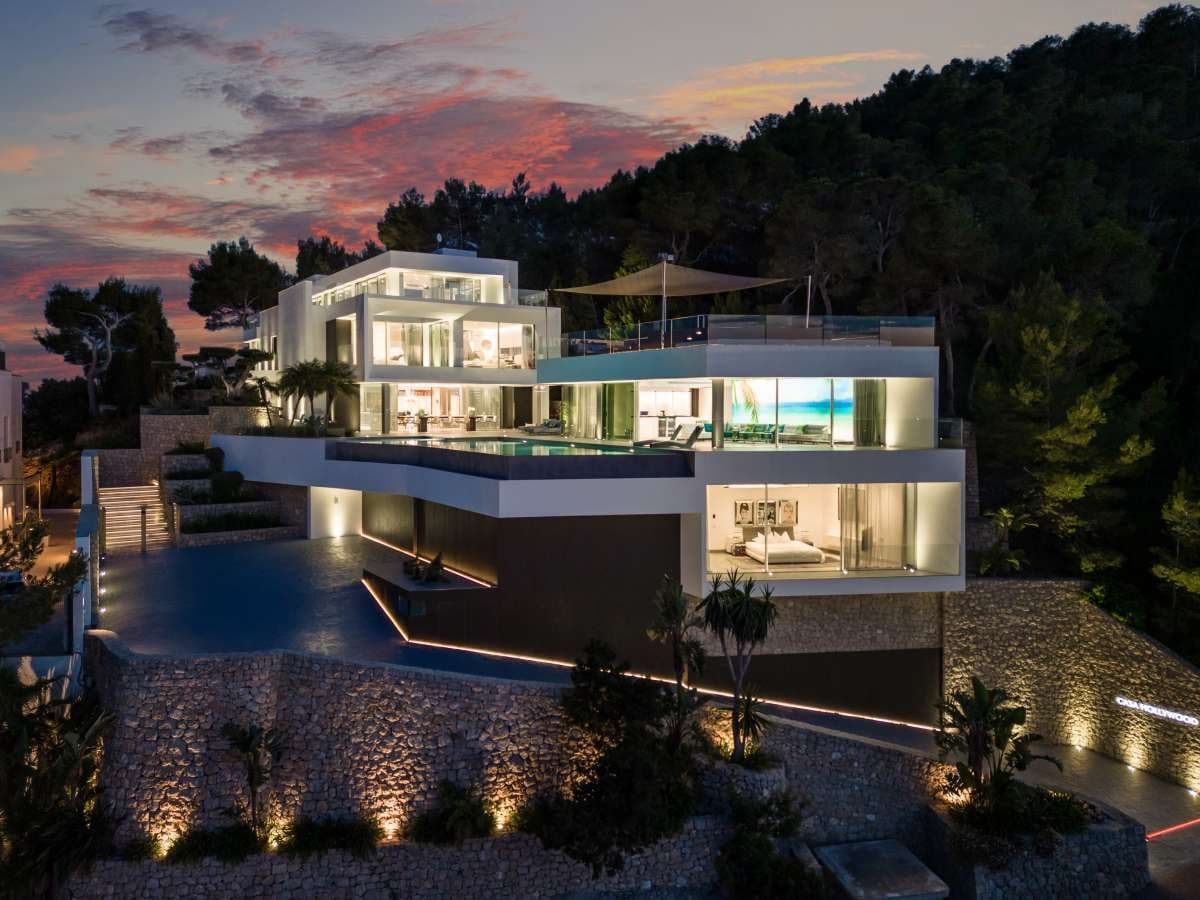 Villa Siesta — Ultra-Modern Clifftop Villa in Ronda with Panoramic Views — photo 1